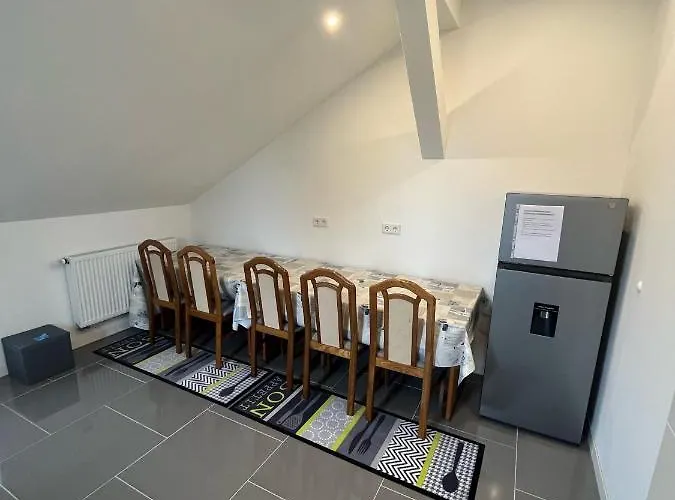 Διαμέρισμα Uebernachtung By Tag